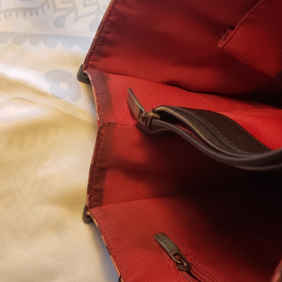 Burberry Tote - Picture 8 of 16